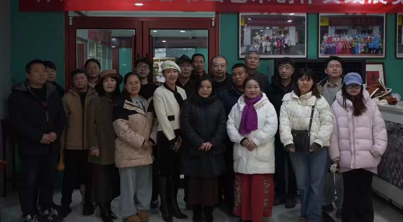 会长么文彭2026年1月15日应邀参加七步楼艺术中心《西方当代绘画.弗洛伊德》专题讲座交流座谈会。